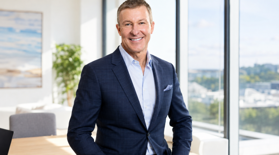 Why the United Airlines CEO Targeted American Airlines Before Approaching Delta